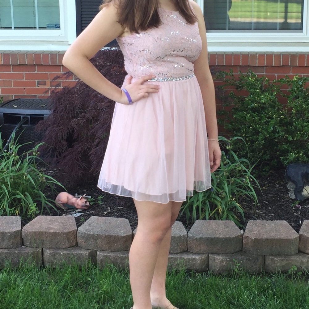 Cute dress!!